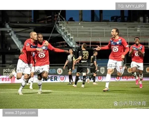 里昂与里尔历史交锋回顾及战绩分析探讨两队对决的精彩瞬间